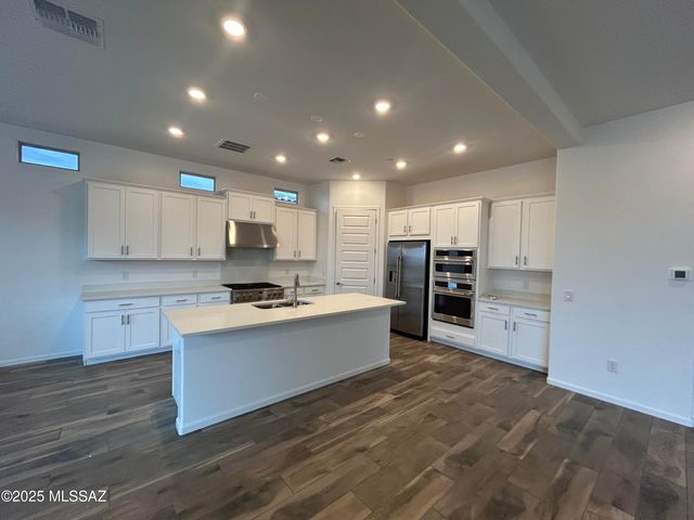 13990 N Crooked Creek Drive, Marana, AZ 85658