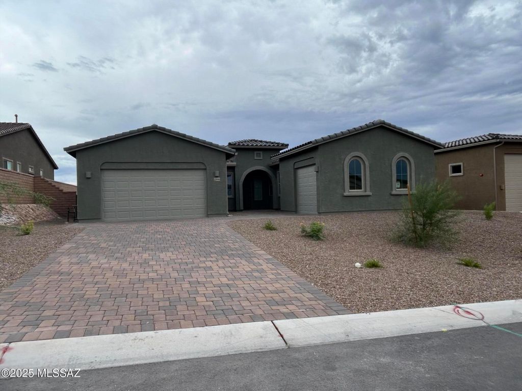 13990 N Crooked Creek Drive, Marana, AZ 85658