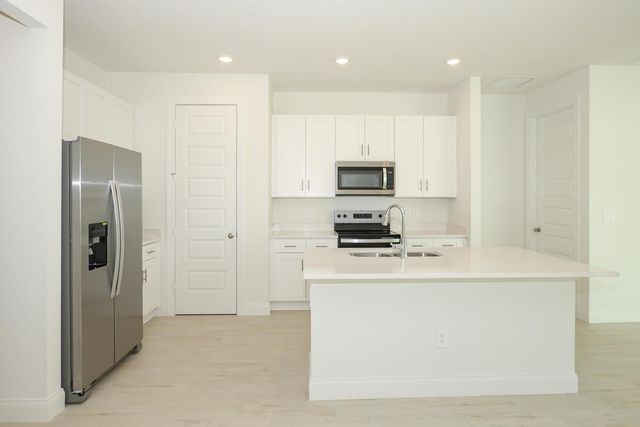 6312 NW Cloverdale Avenue, Port St Lucie, FL 34987