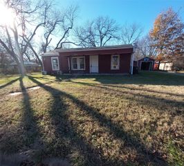 2425 Juanita Drive, Denison, TX 75020