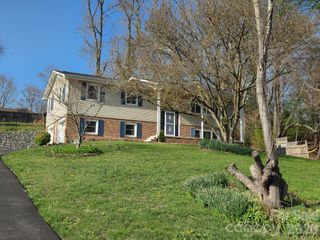 106 Shelly Drive, Hendersonville, NC 28792