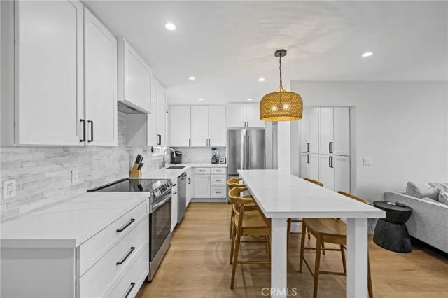 15 15th Street 19, Hermosa Beach, CA 90254