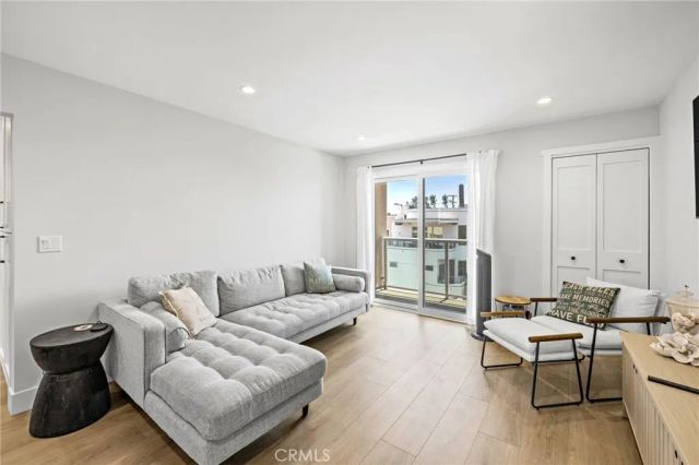 15 15th Street 19, Hermosa Beach, CA 90254