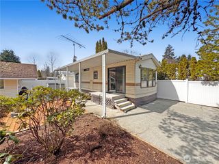 5001 Bay Road #E27, Blaine, WA 98230