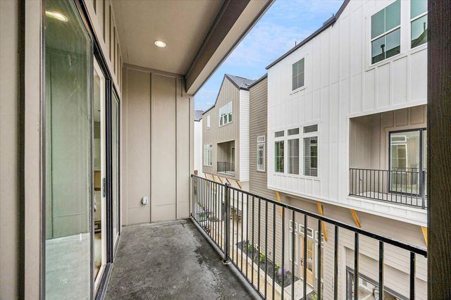 1185 W 19th Street, Houston, TX 77008
