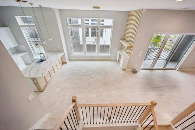 1185 W 19th Street, Houston, TX 77008