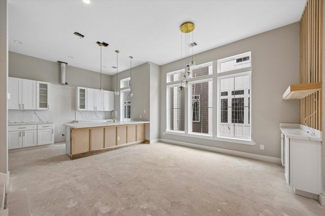 1185 W 19th Street, Houston, TX 77008