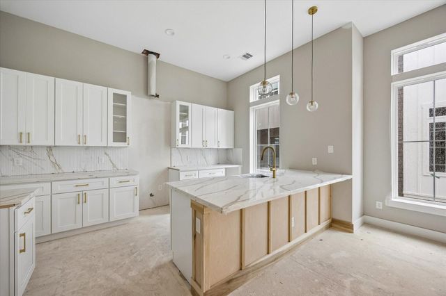 1185 W 19th Street, Houston, TX 77008