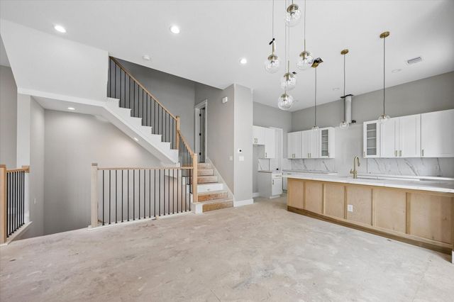 1185 W 19th Street, Houston, TX 77008