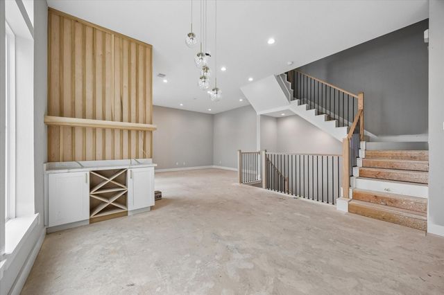 1185 W 19th Street, Houston, TX 77008