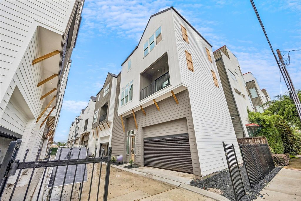 1185 W 19th Street, Houston, TX 77008