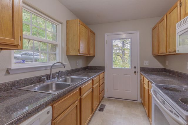 3 Fox Chase Street, Rossville, GA 30741