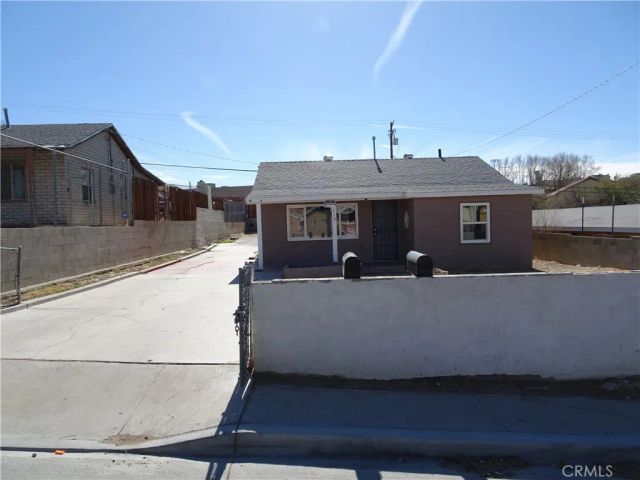 510 W Fredricks, Barstow, CA 92311