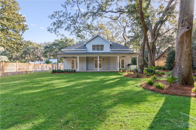 122 Red Bird Lane, St Simons Island, GA 31522