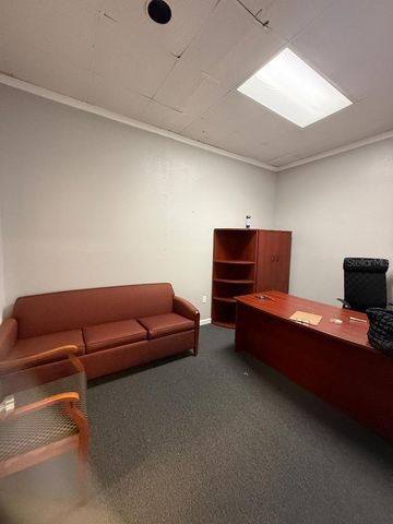 1014 W DR MARTIN LUTHER KING JR BOULEVARD, Seffner, FL 33584