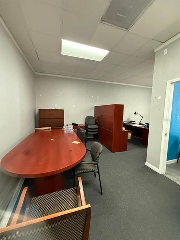 1014 W DR MARTIN LUTHER KING JR BOULEVARD, Seffner, FL 33584