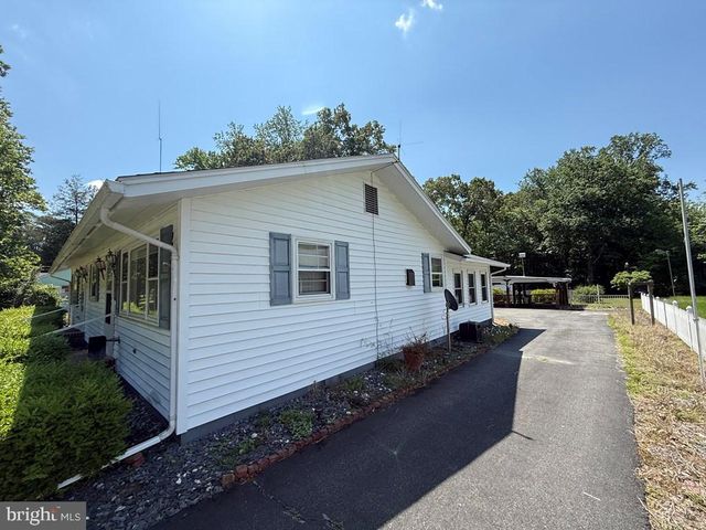 664 SANDY POINT RD, Heathsville, VA 22473