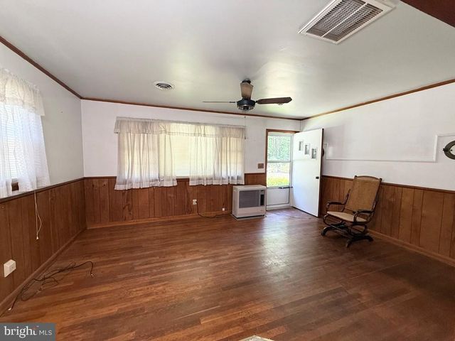 664 SANDY POINT RD, Heathsville, VA 22473