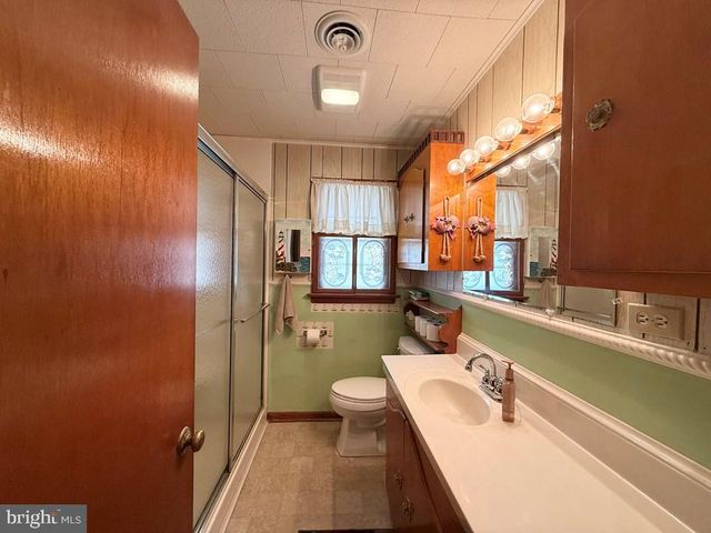 664 SANDY POINT RD, Heathsville, VA 22473