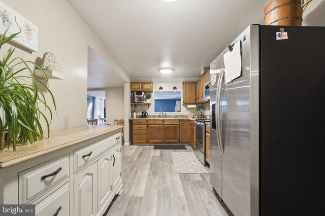 23 SEYFERT DR, Birdsboro, PA 19508