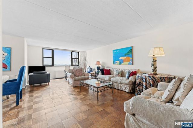 250 Gorge 14J, Cliffside Park, NJ 07010