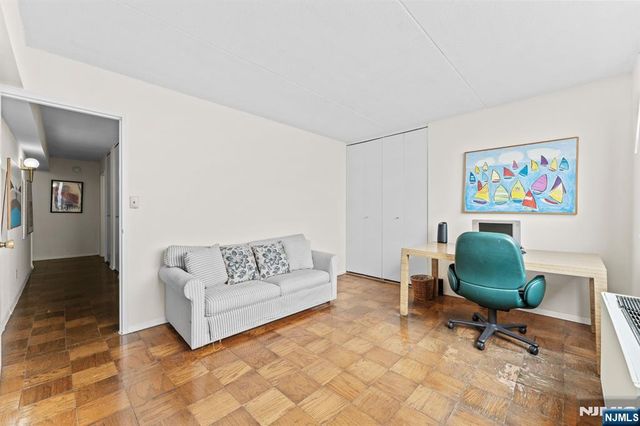 250 Gorge 14J, Cliffside Park, NJ 07010