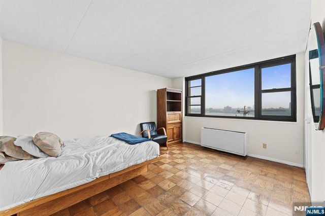 250 Gorge 14J, Cliffside Park, NJ 07010