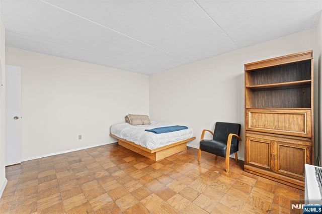 250 Gorge 14J, Cliffside Park, NJ 07010