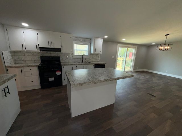 1176 Greenhill CT, Goodview, VA 24095
