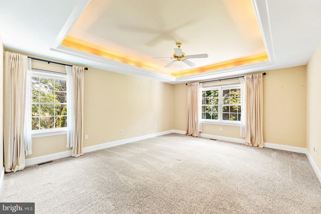 8 GOLFVIEW DR, Warminster, PA 18974