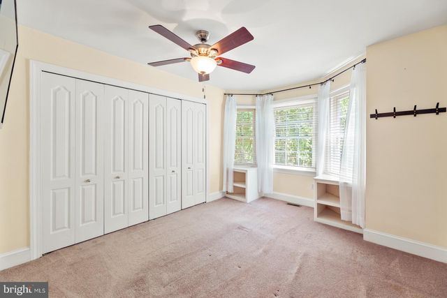 8 GOLFVIEW DR, Warminster, PA 18974