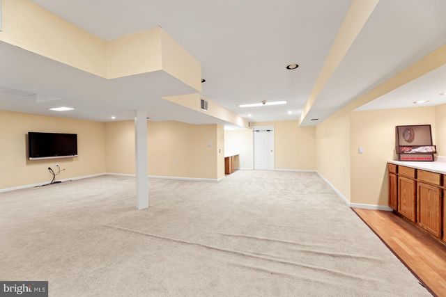 8 GOLFVIEW DR, Warminster, PA 18974