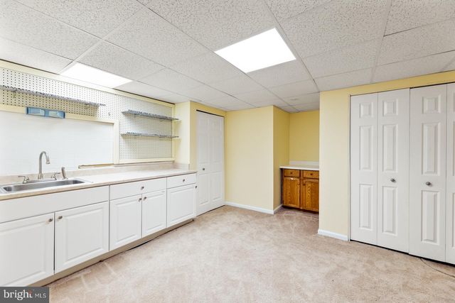 8 GOLFVIEW DR, Warminster, PA 18974
