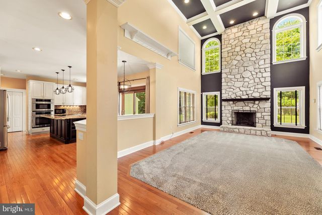 8 GOLFVIEW DR, Warminster, PA 18974
