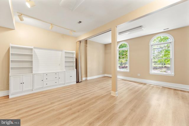 8 GOLFVIEW DR, Warminster, PA 18974
