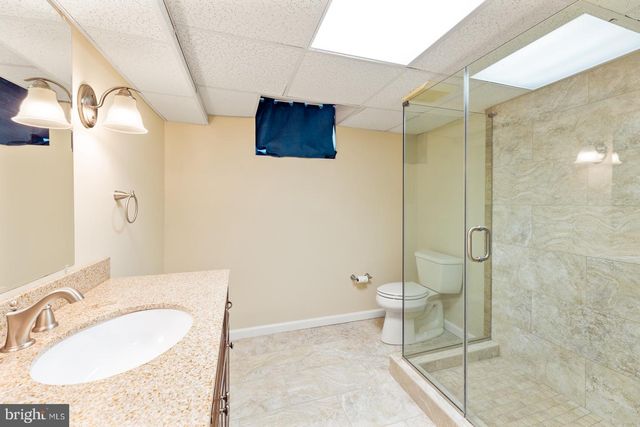 8 GOLFVIEW DR, Warminster, PA 18974