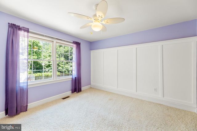 8 GOLFVIEW DR, Warminster, PA 18974