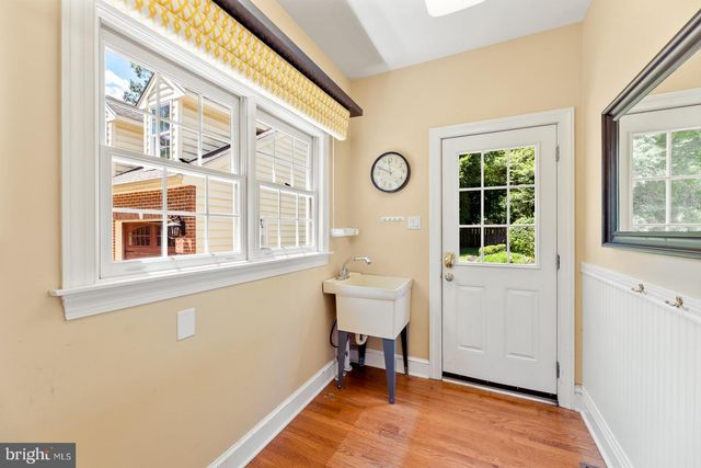 8 GOLFVIEW DR, Warminster, PA 18974