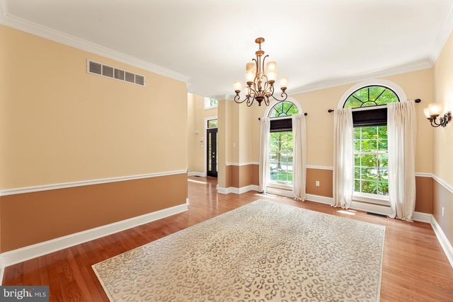 8 GOLFVIEW DR, Warminster, PA 18974