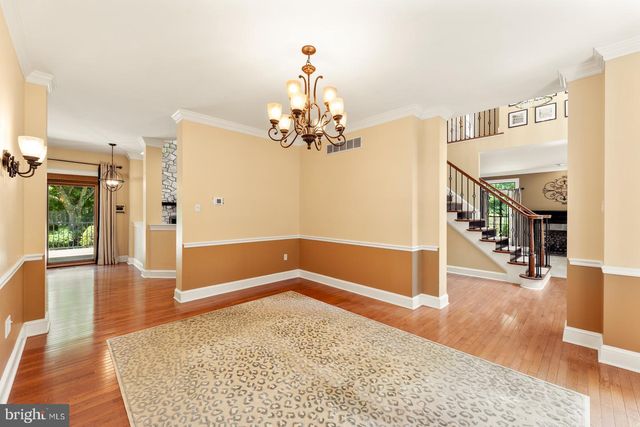 8 GOLFVIEW DR, Warminster, PA 18974