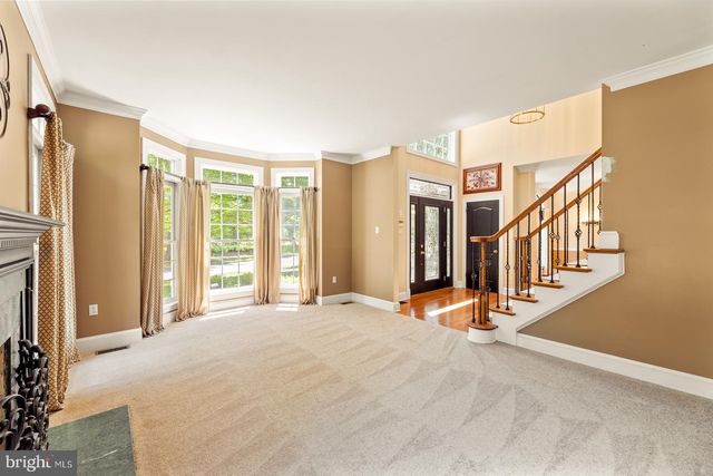 8 GOLFVIEW DR, Warminster, PA 18974