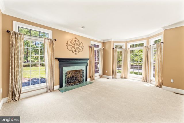 8 GOLFVIEW DR, Warminster, PA 18974