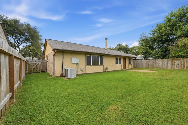 7226 Thicket Trail Drive, Humble, TX 77346