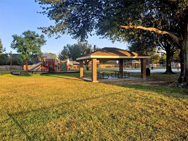7226 Thicket Trail Drive, Humble, TX 77346