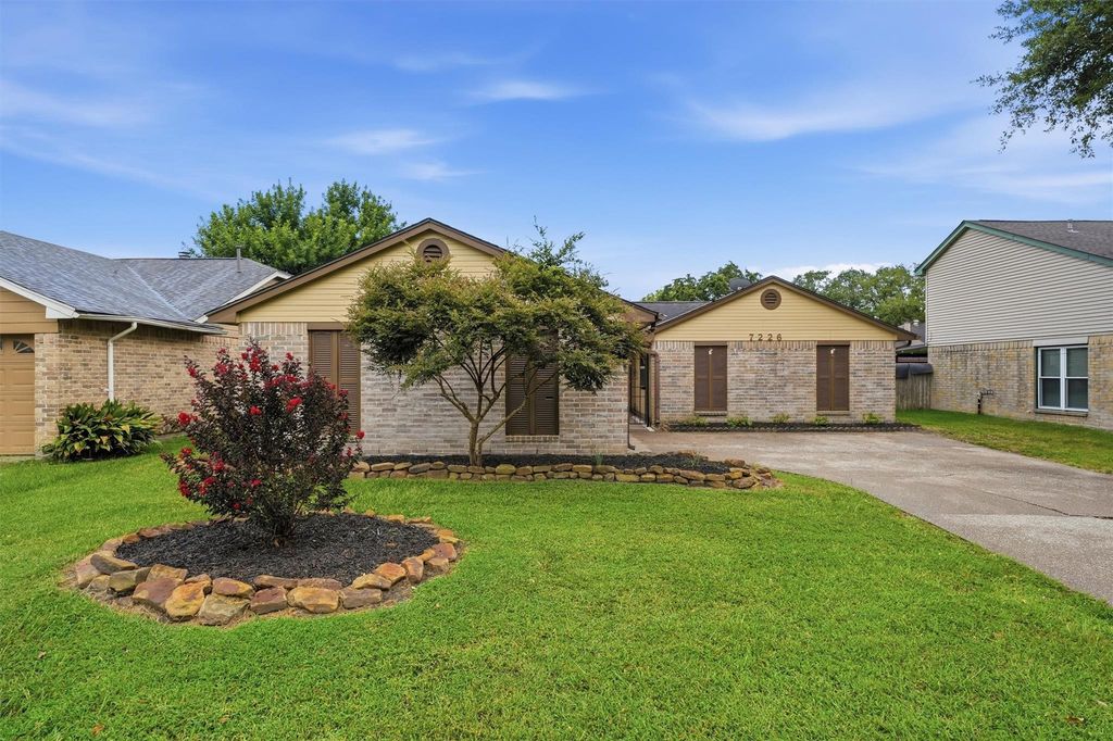 7226 Thicket Trail Drive, Humble, TX 77346
