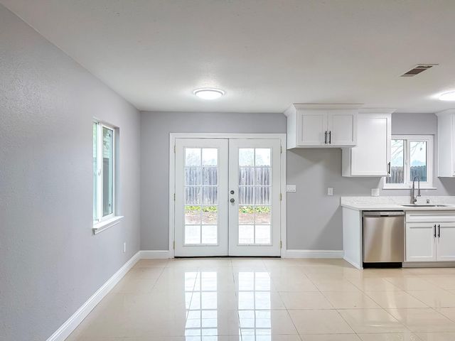 5276 Aspen Way, Olivehurst, CA 95961