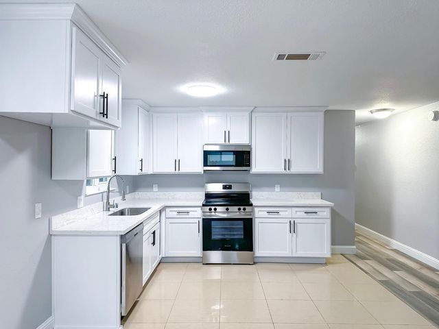 5276 Aspen Way, Olivehurst, CA 95961