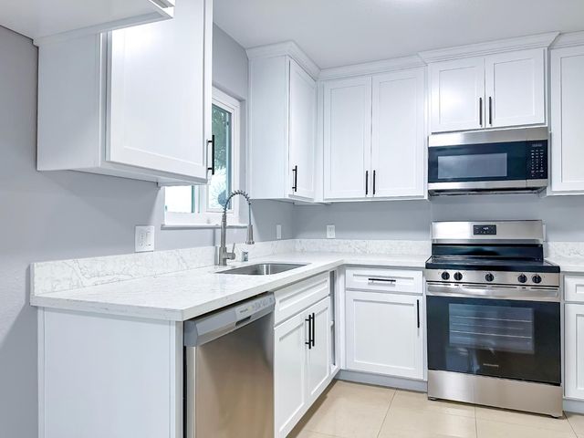 5276 Aspen Way, Olivehurst, CA 95961