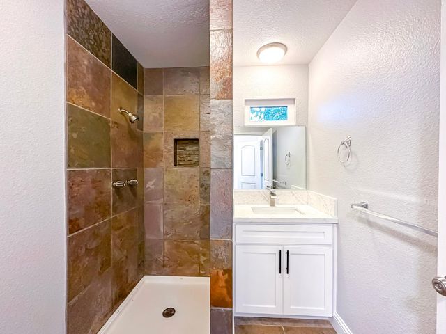 5276 Aspen Way, Olivehurst, CA 95961