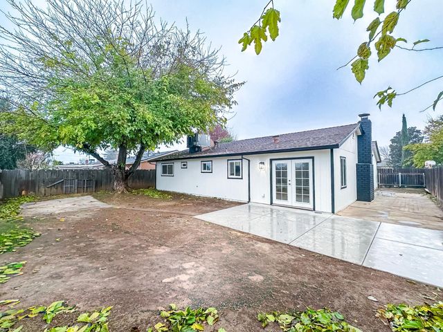 5276 Aspen Way, Olivehurst, CA 95961